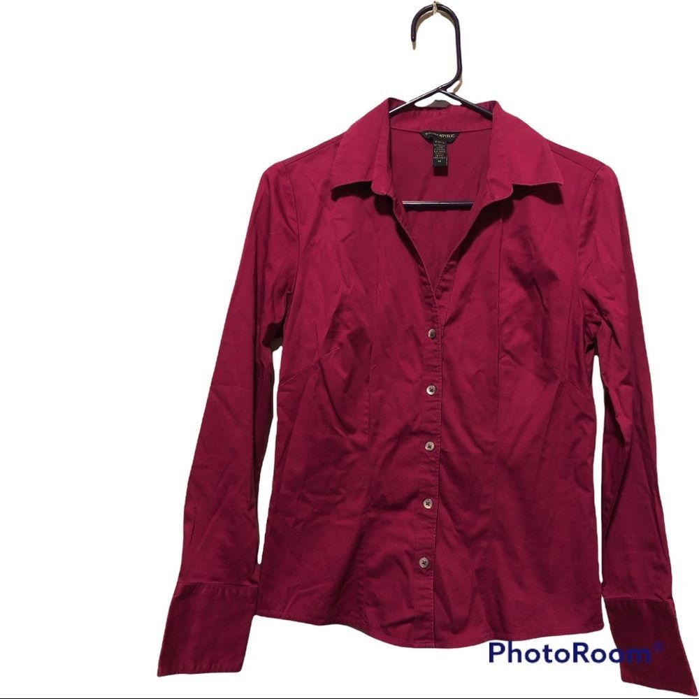 Banana Republic button up shirt size M